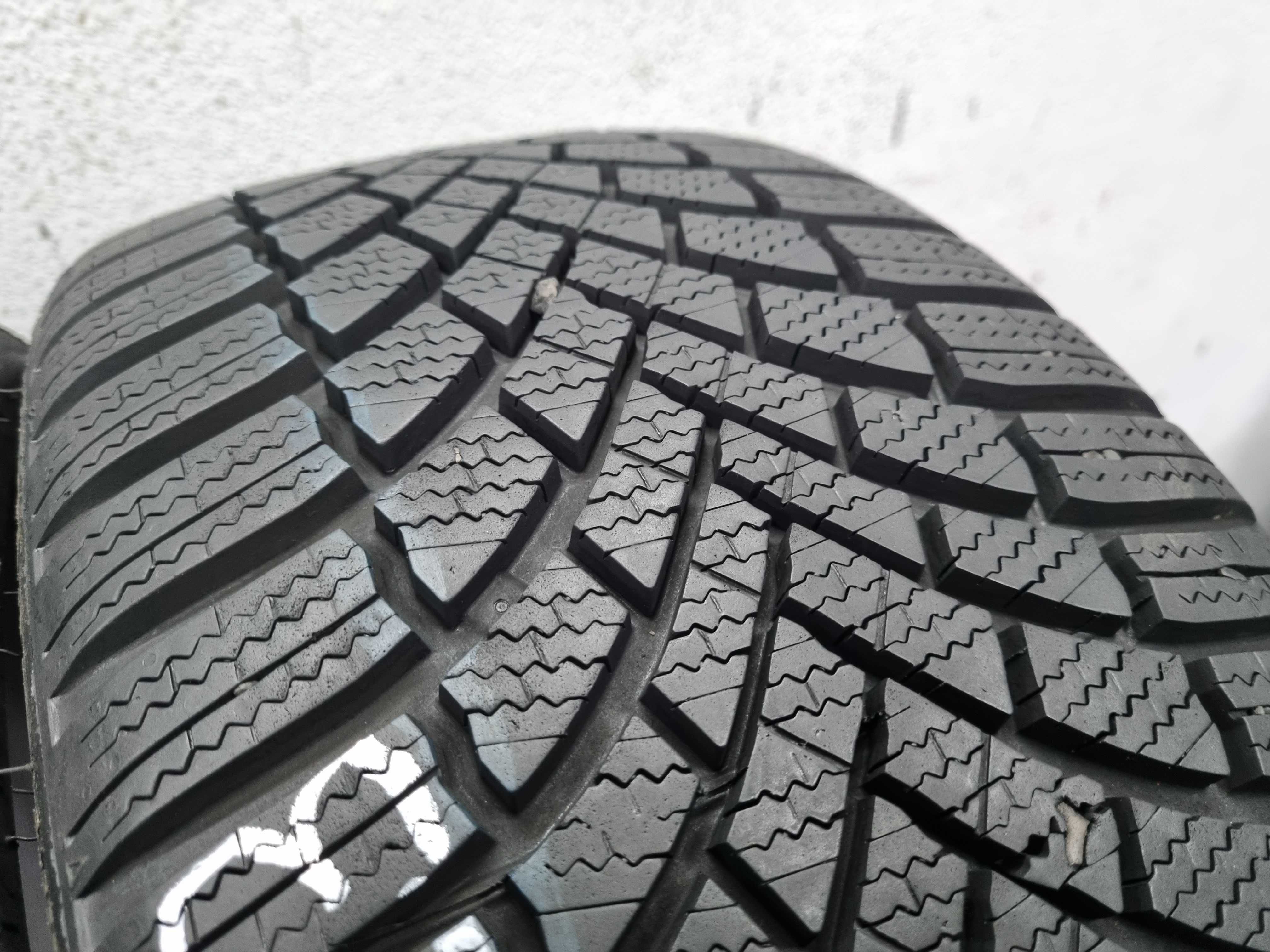 225/40/18 92V Bridgestone Blizzak LM005 A0