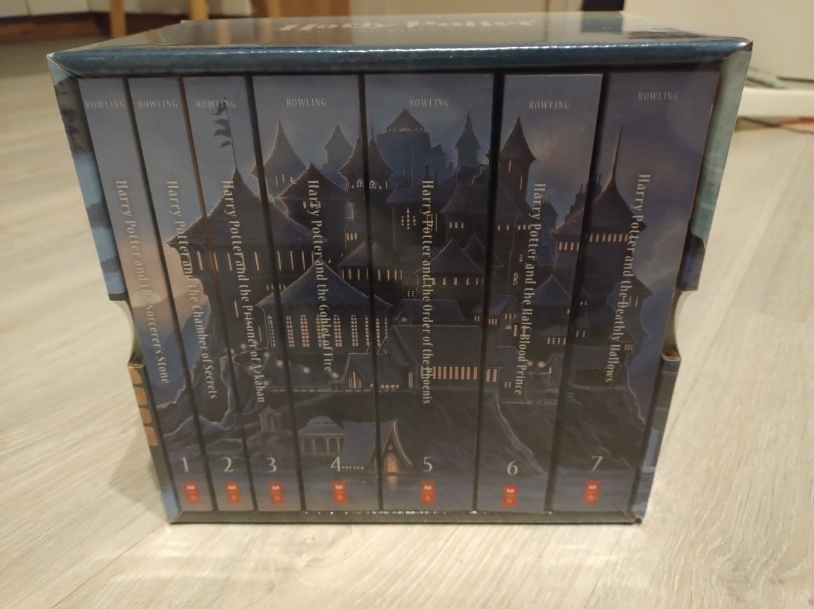 NOWE Harry Potter książki (ang) special edition Hogwart w folii