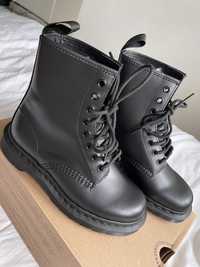 Dr. Martens 1460 MONO black