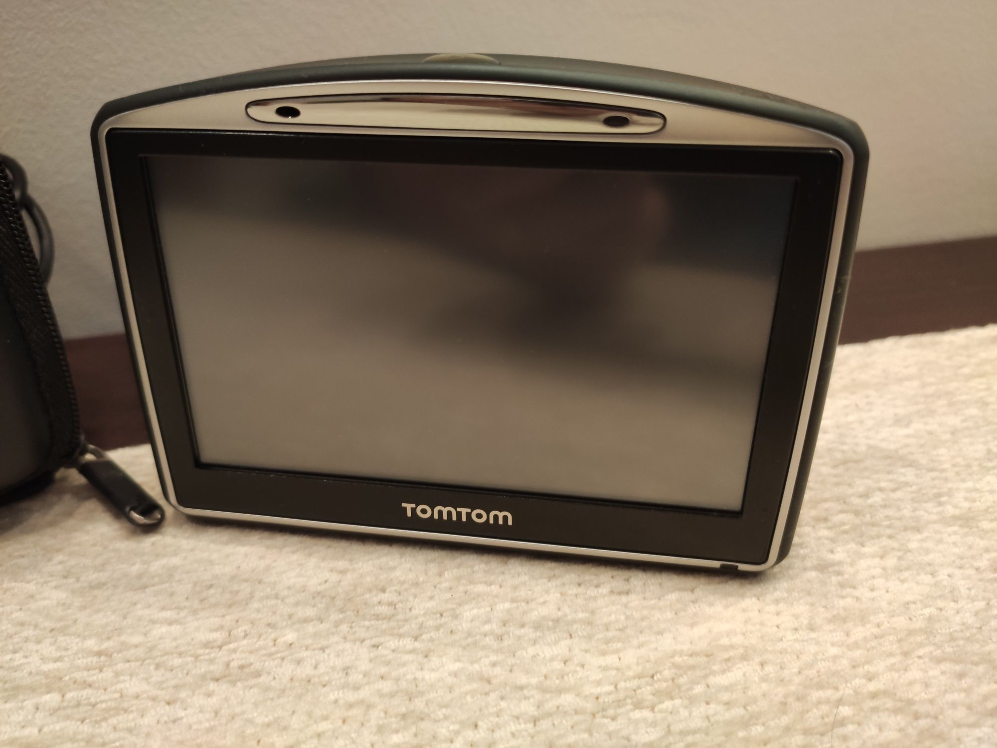 Vendo GPS TOMTOM GO 730 - Excelente estado