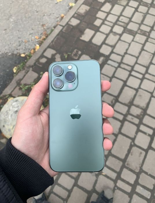 iPhone 13pro max, акумулятор 93%