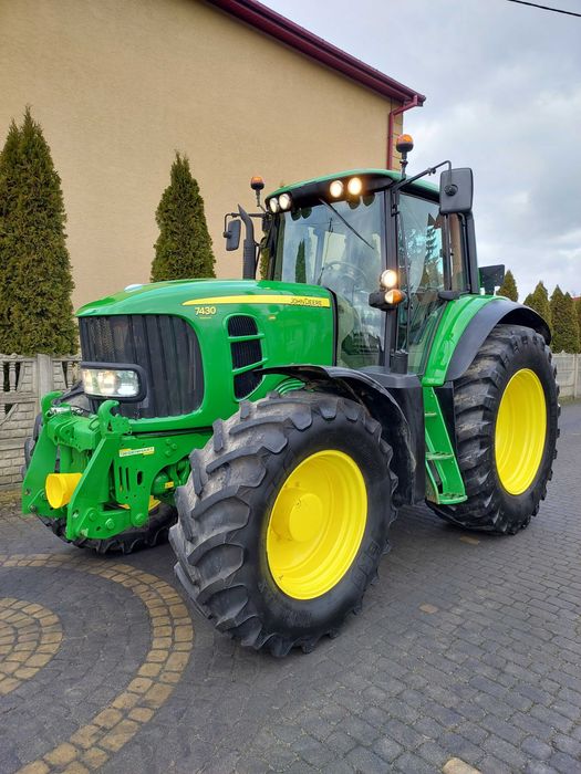 Ciągnik John Deere 7430