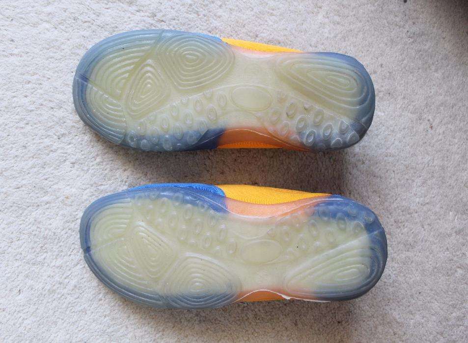 Sapatos para a água (tamanho 32)