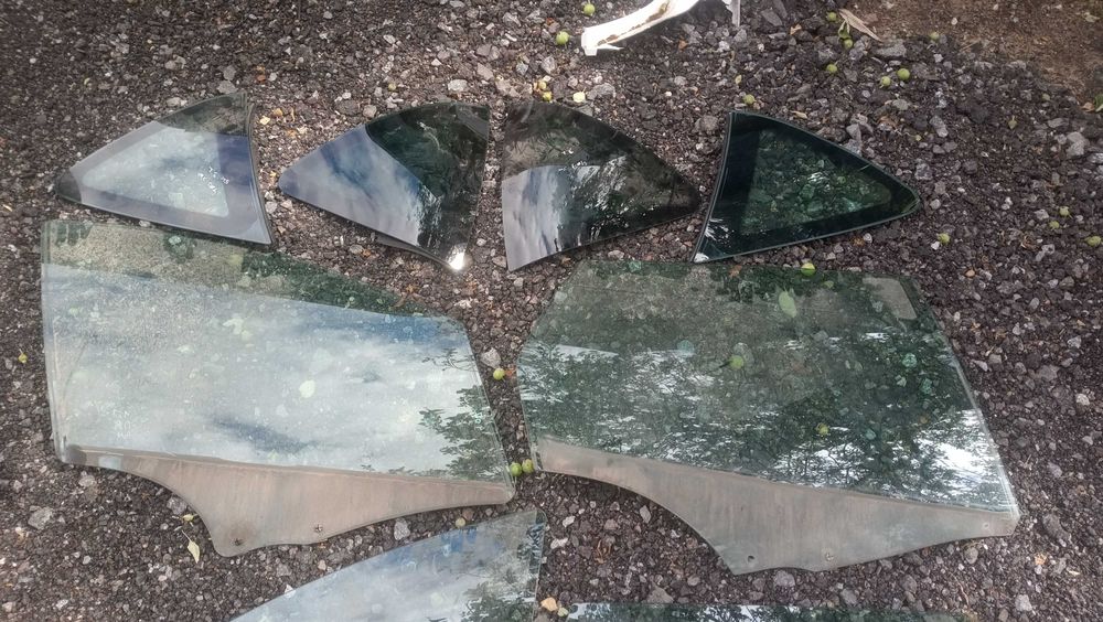 Скло Пежо 407 Peugeot 407 SW