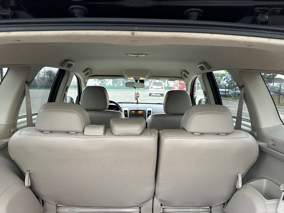 CITROEN  C-CROSSER. Автомат. 7-мість