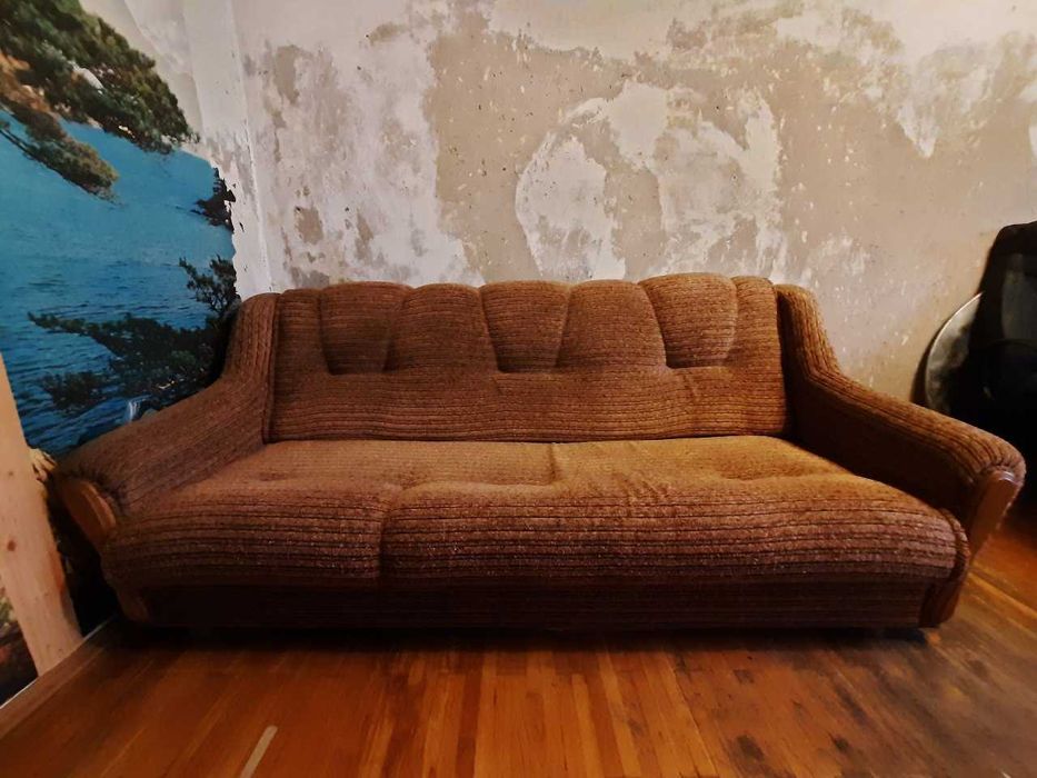 Диван розкладний. безкоштовно за самовивіз.