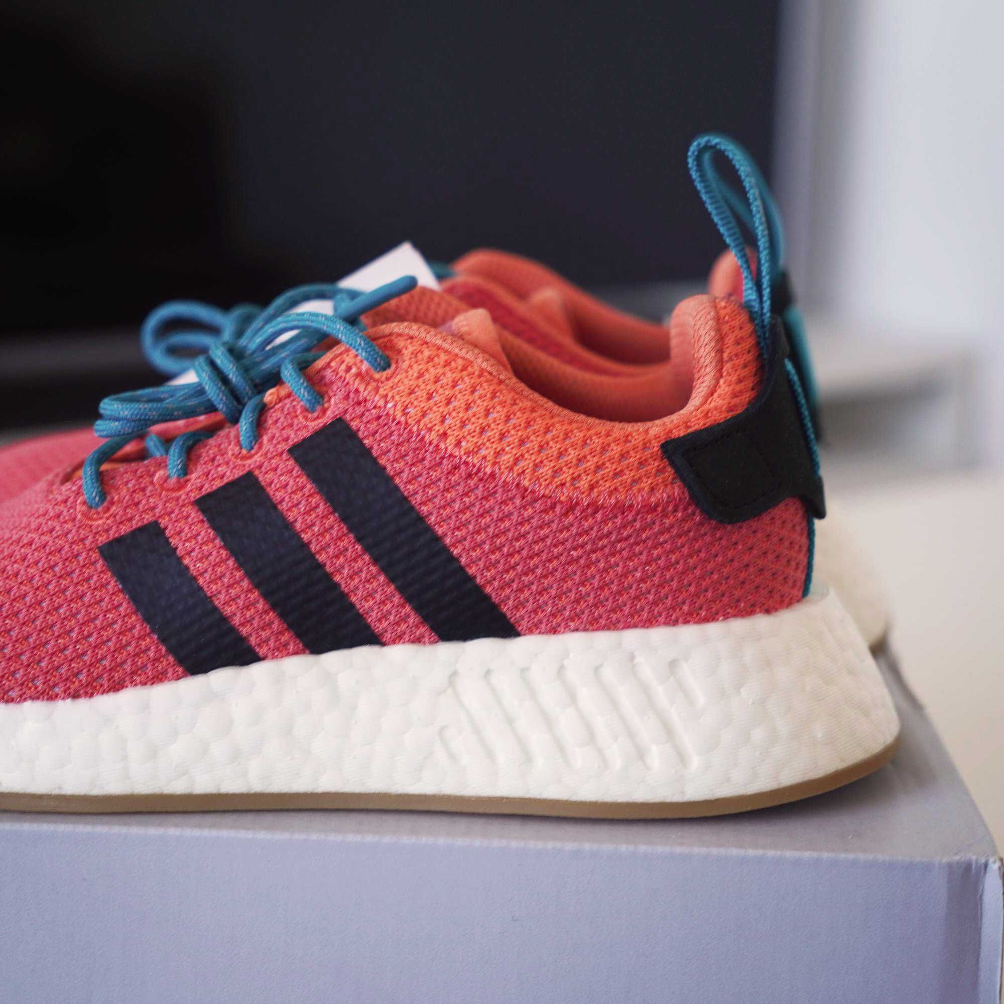 Buty Adidas NMD R2 - czerwone - r. 38 - oryginalne