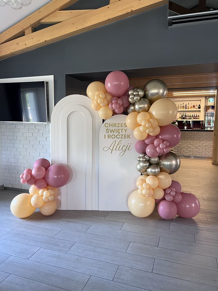 Dekoracja balonowa Ścianka balonowa / balony z helem / dekoracje stołu