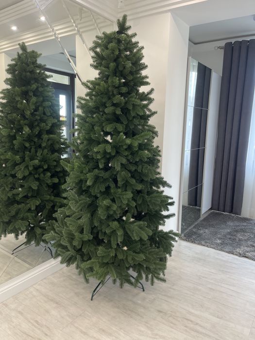 Продам литу ялинку  розмір 2.20