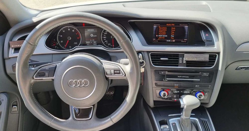 Разборка Audi A4 B8 бампер комплектний