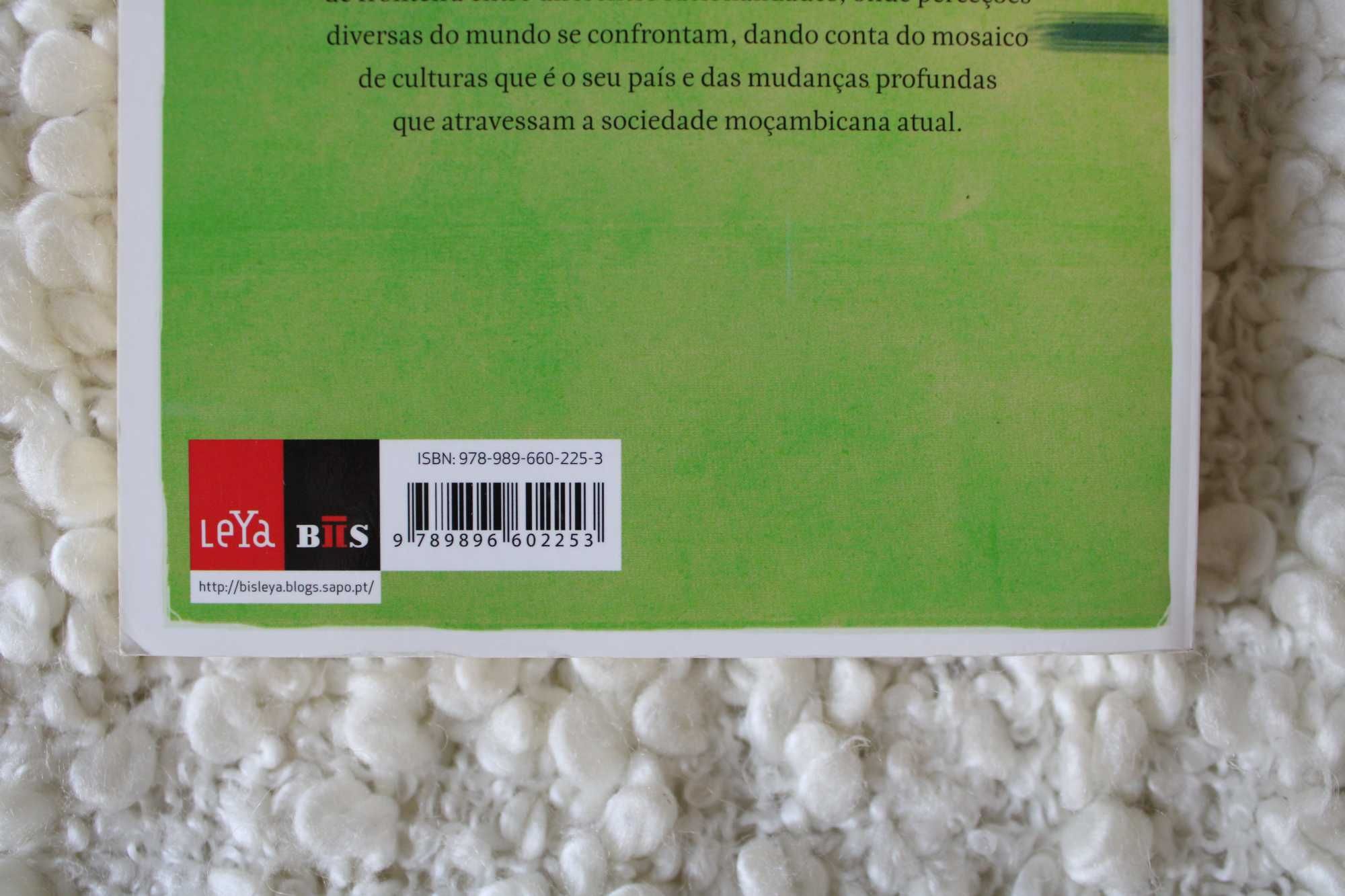 Livro Um rio chamado terra, uma casa chamada tempo de Mia Couto