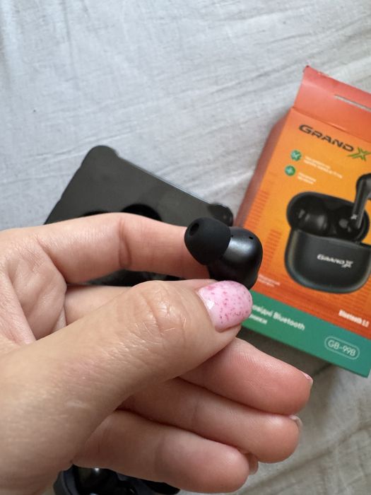 Наушники безспроводі 300грн нові