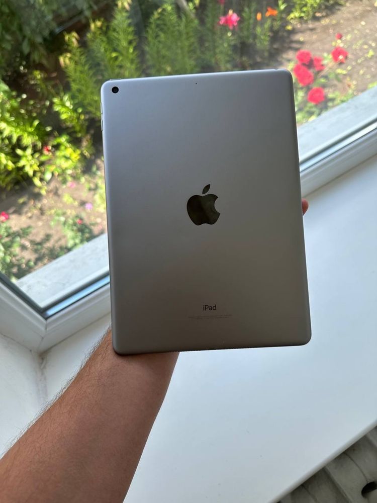 iPad 6 32Gb 2019 Wi-Fi  Планшет  Apple