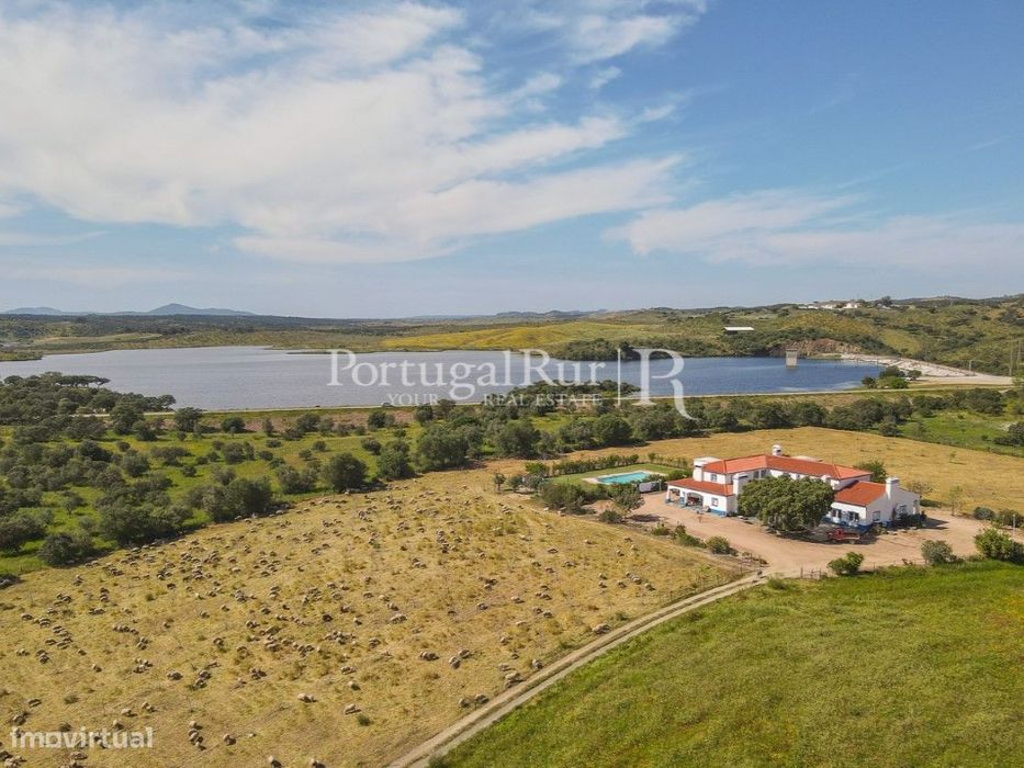 Propriedade com 5,9 hectares, junto à barragem de Lucefécit