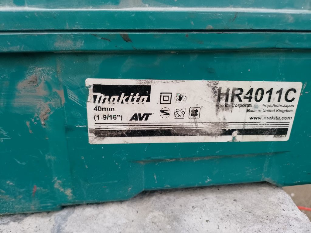 Młot młotowiertarka sds max Makita HR4011c