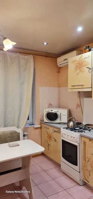 Здам трехкомнатную квартиру