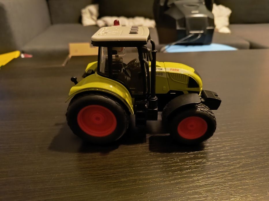 Traktor ciągnik rolniczy zabawka