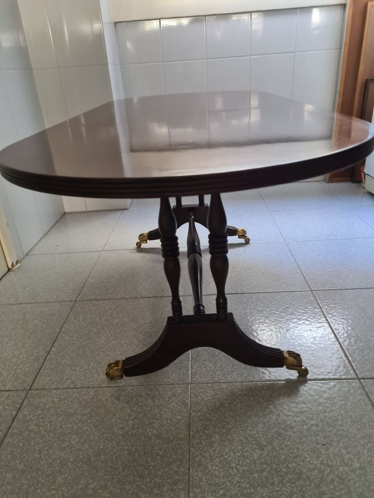 Mesa de sala/apoio em mogno