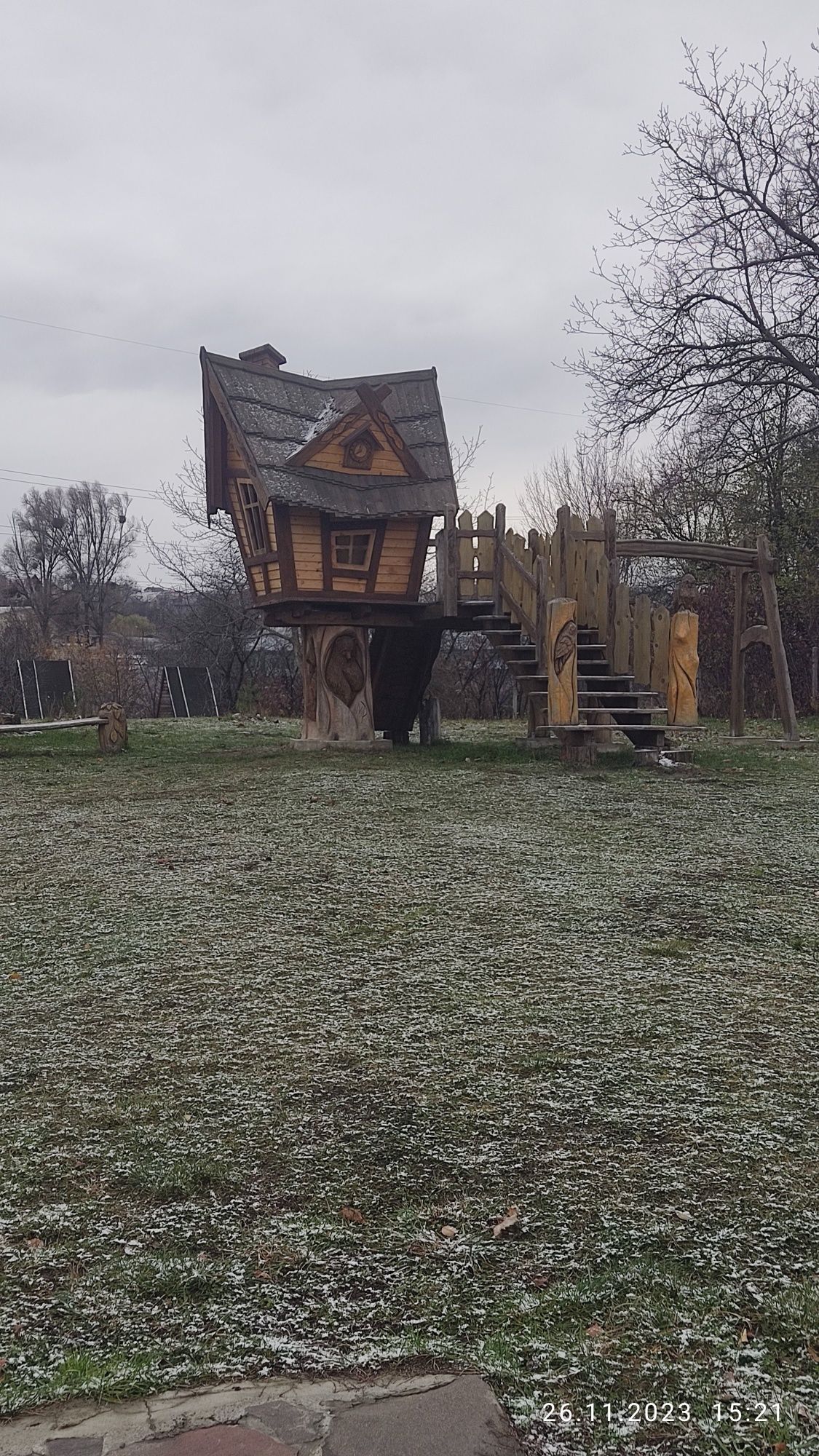 Приму в дар будинок земельну ділянку
