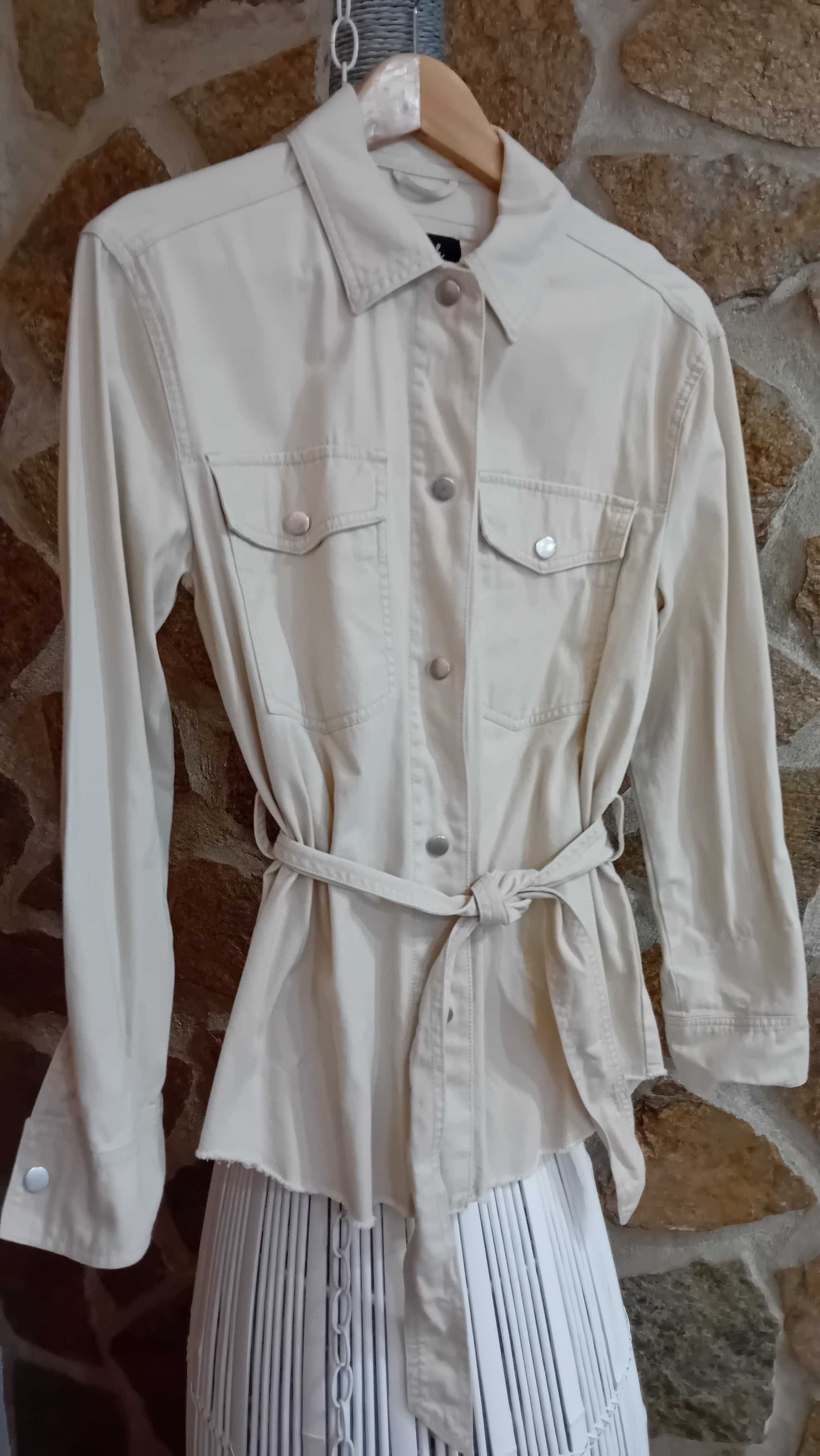 Camisa em sarja beje