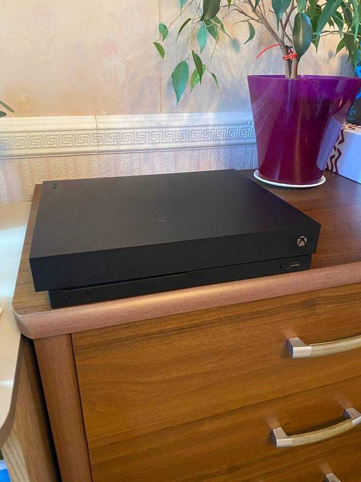 Xbox One X 1ТБ чорний