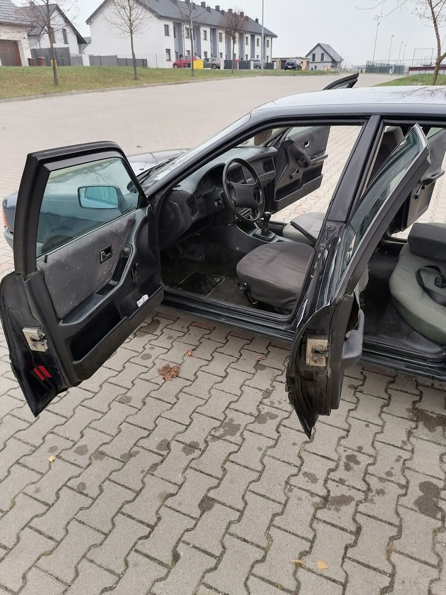 Audi 80 silnik 1,9 klasyczny Diesel wolnossący . HAK. Auto na budowę.