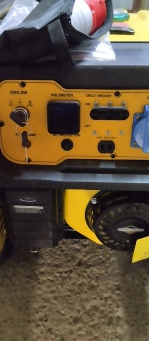 Agregat prądotwórczy Nowy  1 x230v 1x400v 12v