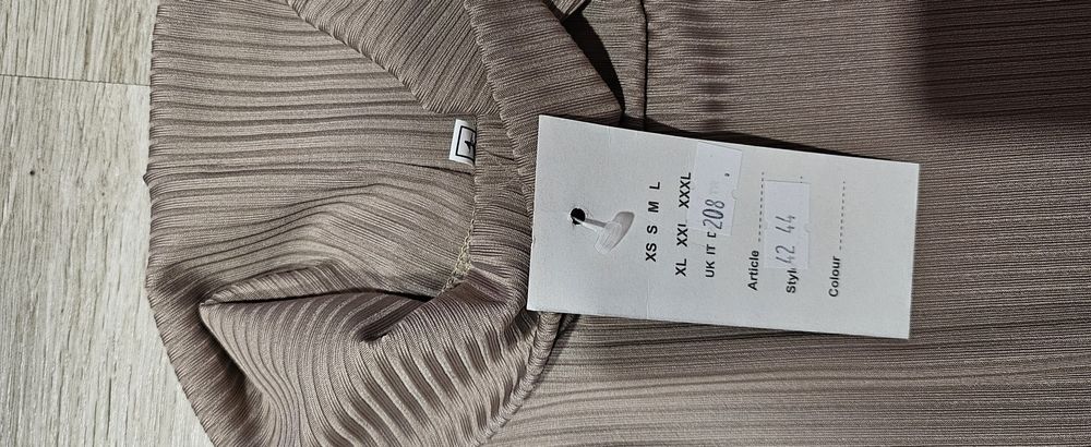 Продам  нову сукню в рубчик