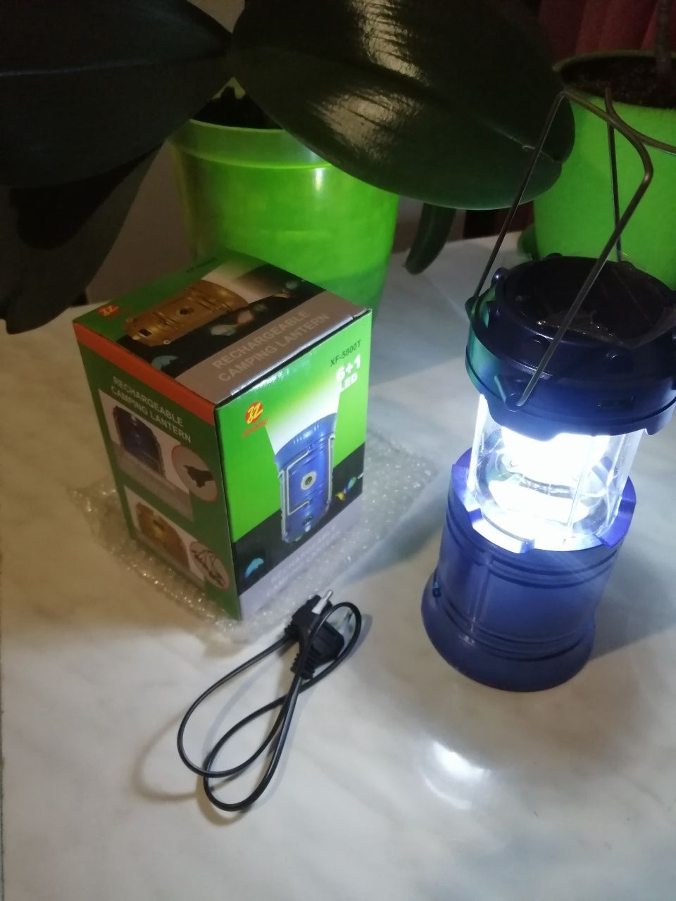 Светодиодный LED фонарь-лампа для кемпинга с солнечной панелью