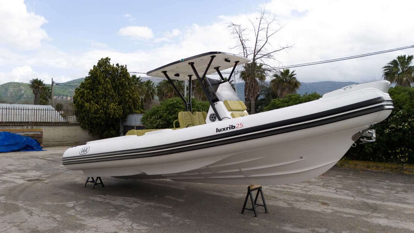 Nowy LuxRIB 25 dł. 8,20m/16os, + Fullopcje OD RĘKI - od boatcenter.pl