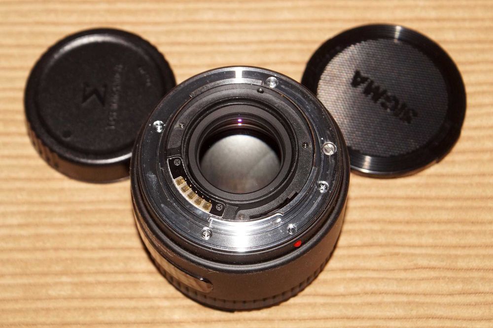 Sigma AF 28mm f/1.8 ~ для Sony