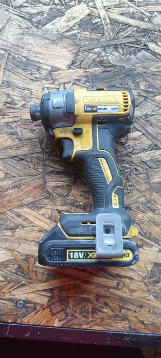 Zakretarka DeWalt dcf887