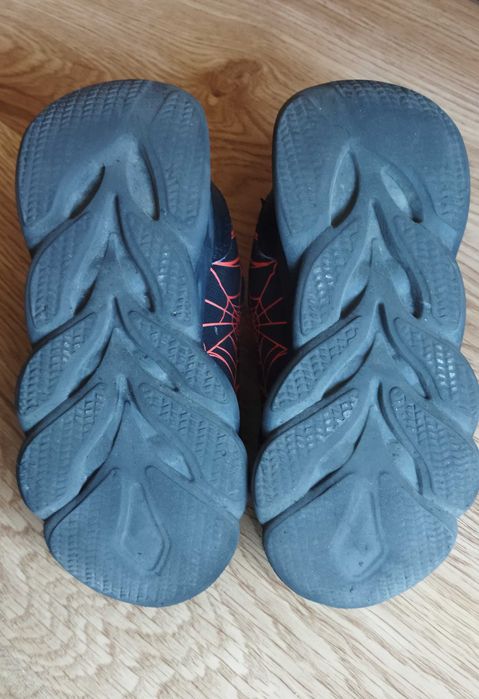 Buty adidasy Spiderman r.30 (wkł. 19,5cm)świecące