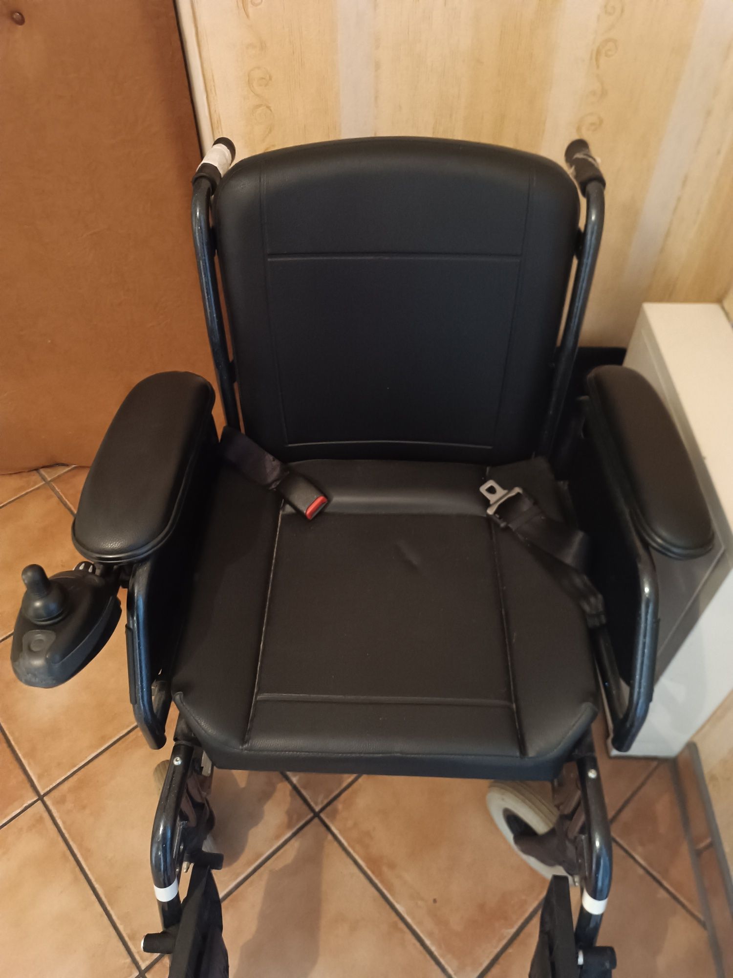 Wózek inwalidzki elektryczny
