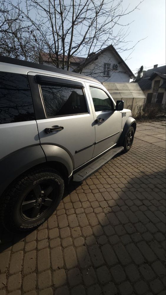 Авто Dodge Nitro