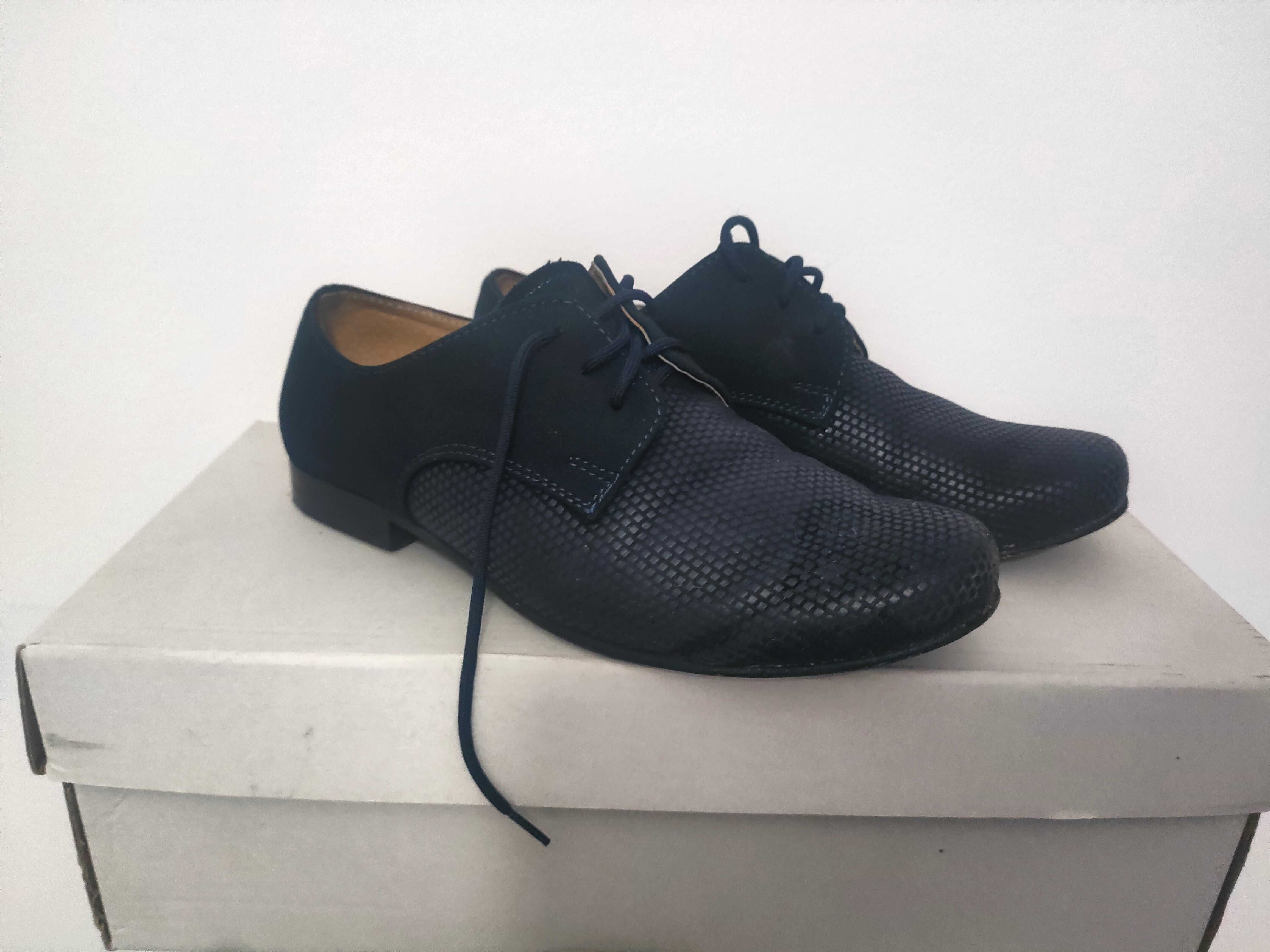 Buty chłopięce, eleganckie, granatowe, rozmiar 30