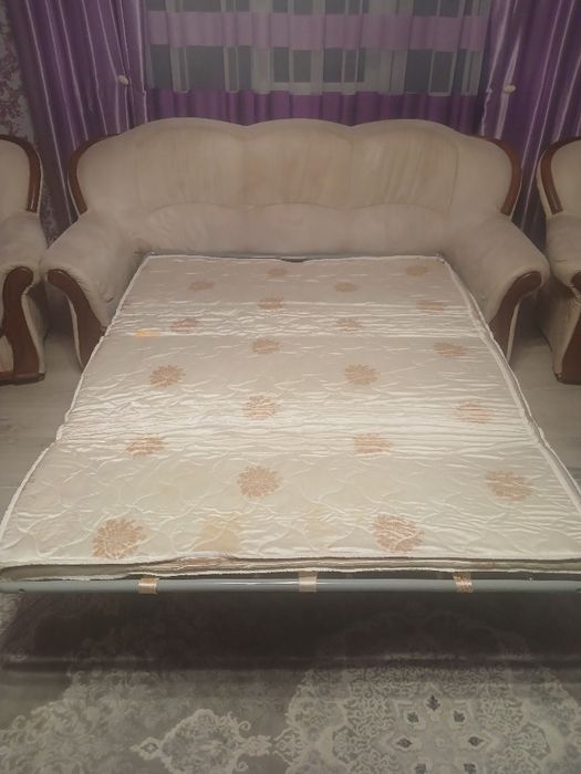 Диван з кріслами