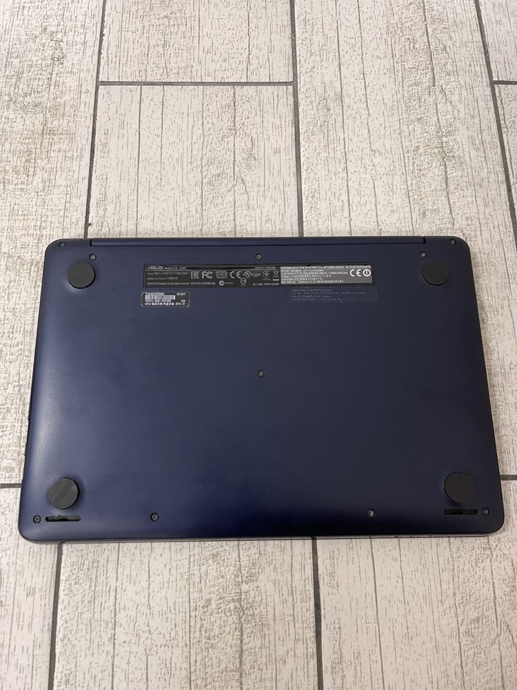 нетбук asus f205t