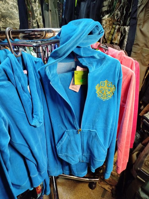 Спортивные женские костюмы