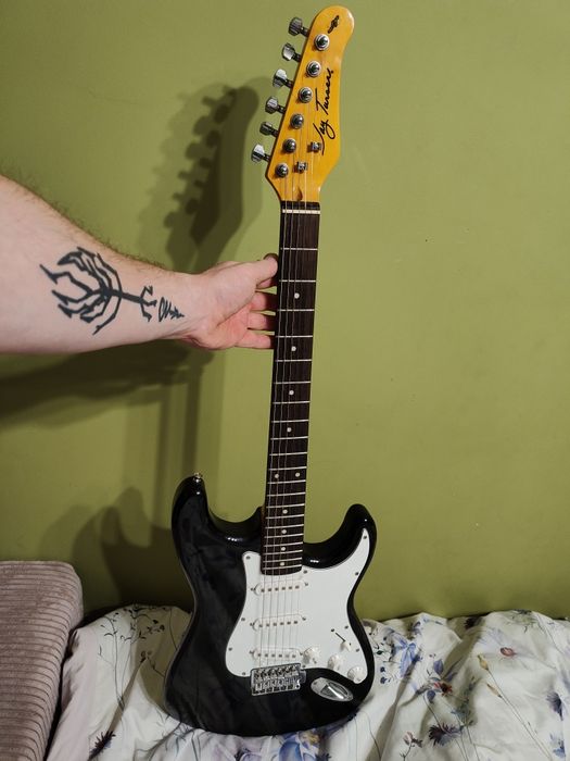 Gitara elektryczna + wzmacniacz mustang + niezbędne okablowanie