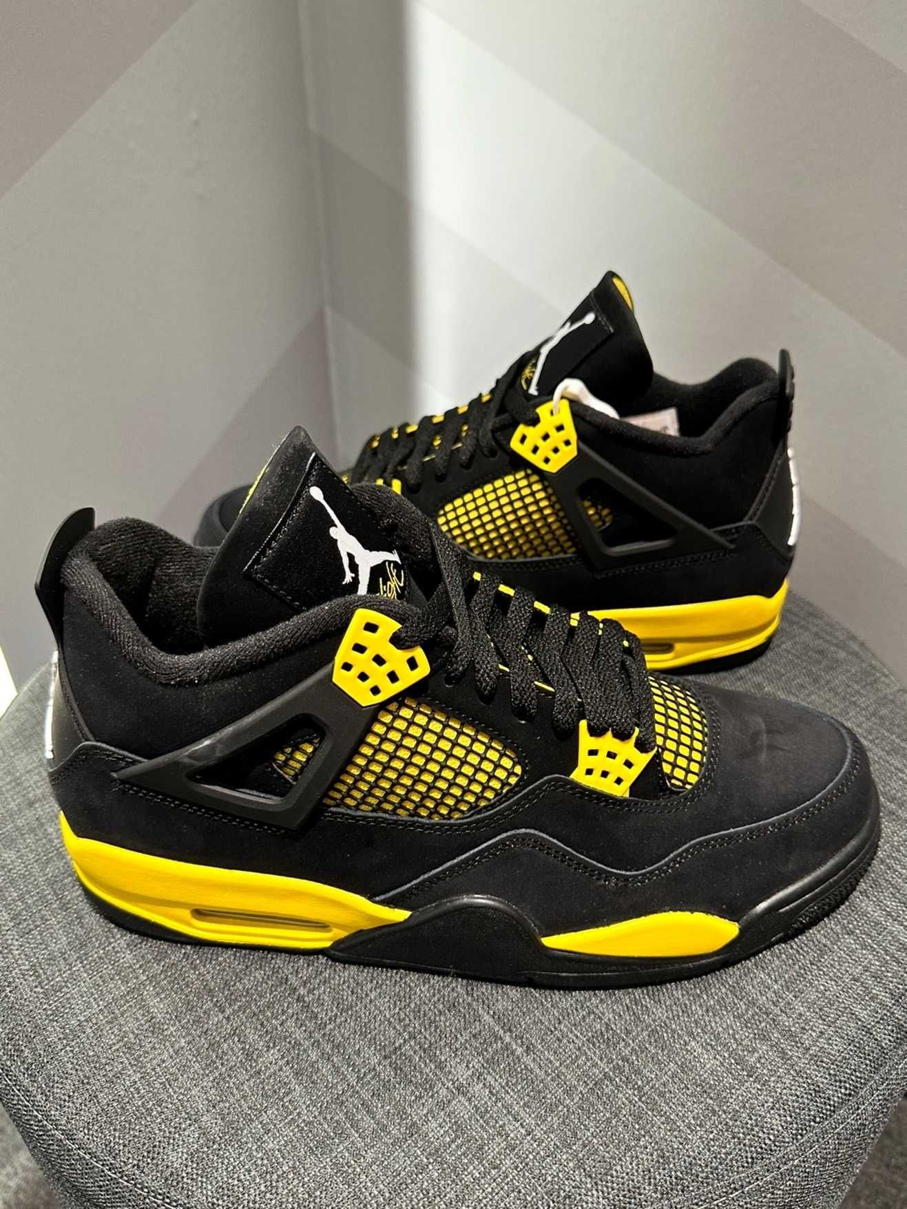 Jordan 4 rétro Thunder 44