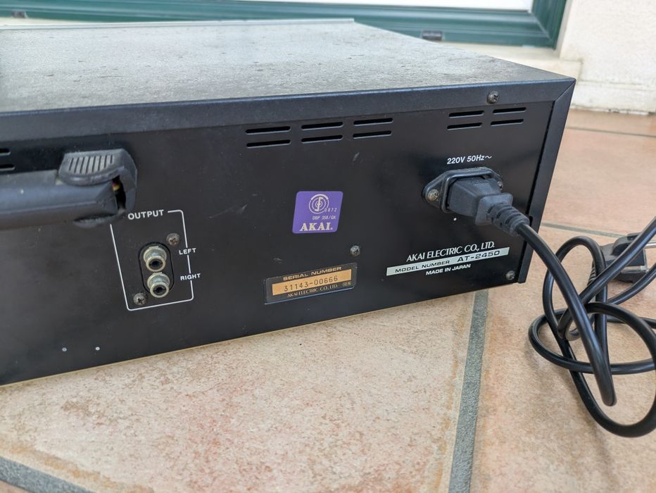 Radio FM AM Tuner stereo Akai AT-2450