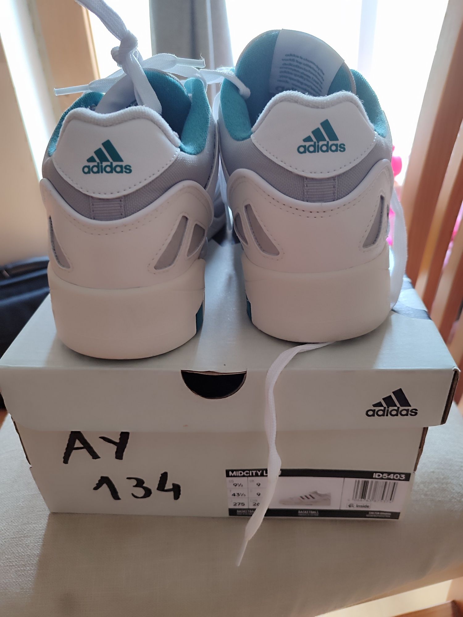 Vendo tênis adidas