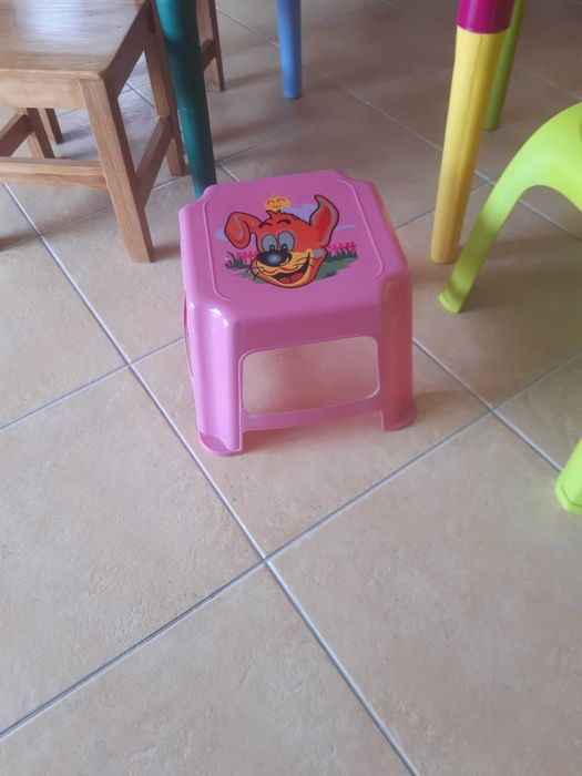 Banco para criança em plástico