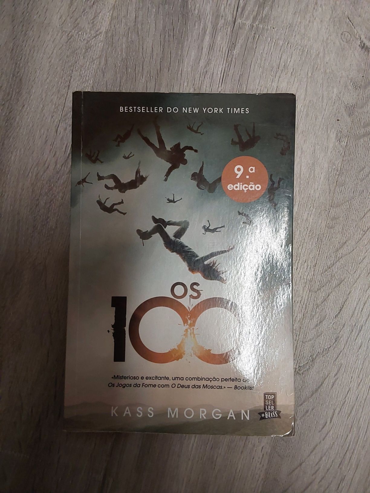 Livros "The 100" e " Anne Frank"