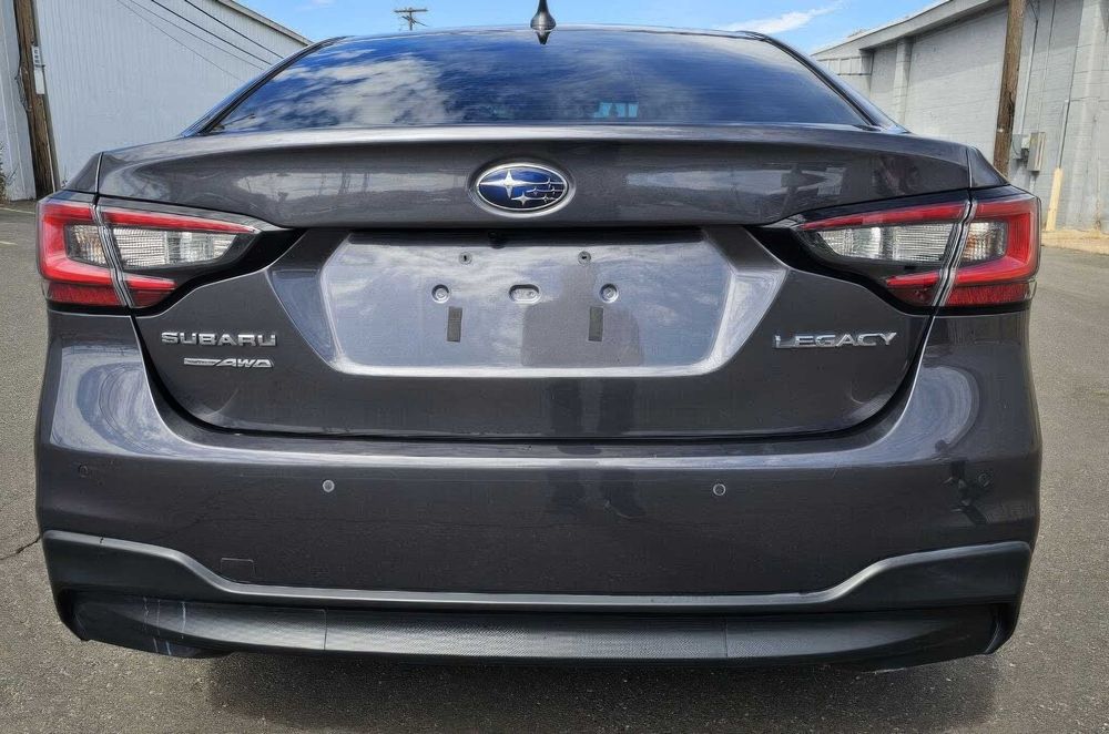 Subaru Legacy Limited      2022