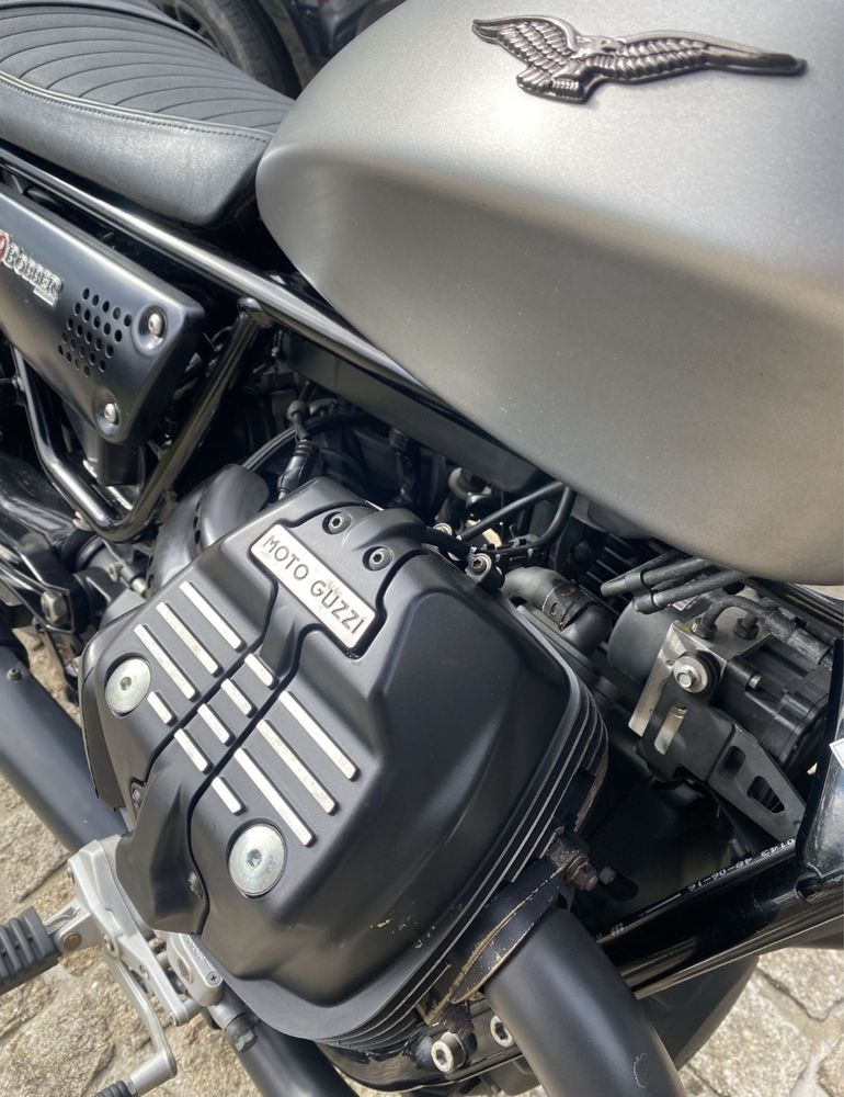 Moto Guzzi v9 Bobber