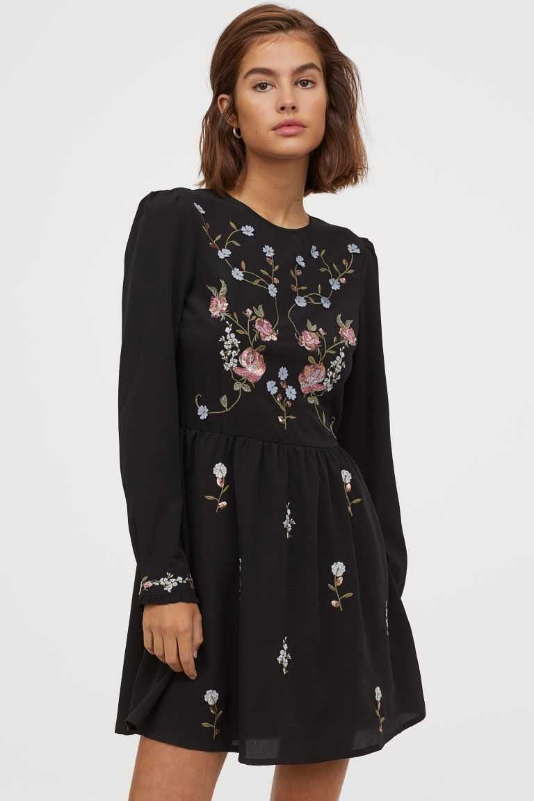 H&M Новое!Роскошное платье с вышивкой и декором на девочку подростка