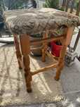 Taboret sosnowy kuchenny tapicerowany 1 sztuka