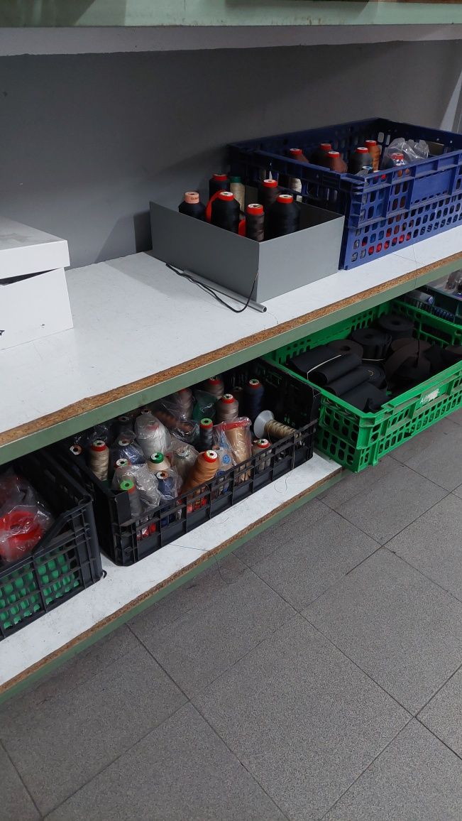 Vendo vários materiais de costura profissional